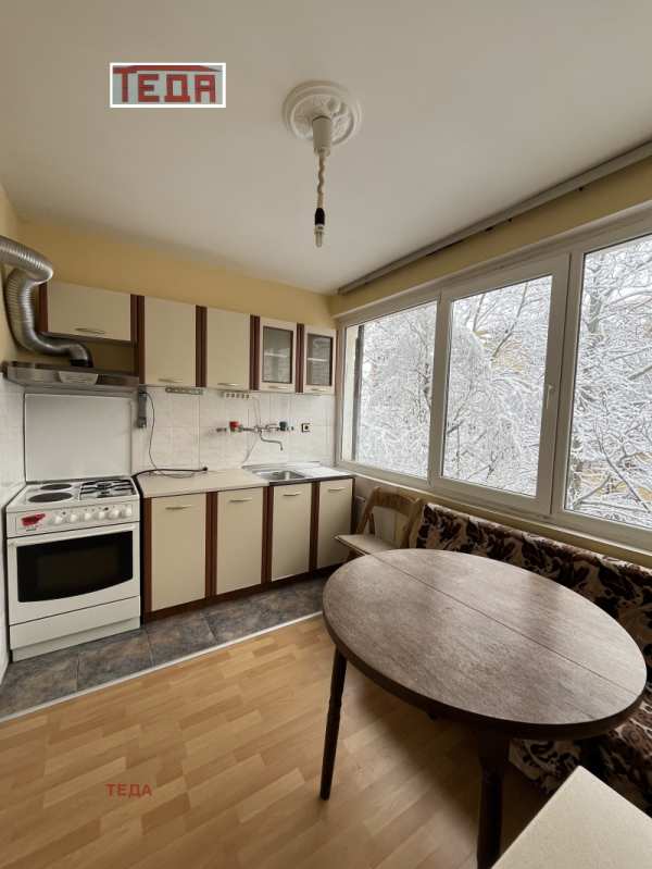 Продава 2-стаен, гр. враца, център