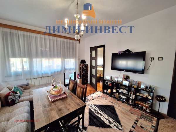 Продава 4-стаен, гр. добрич, център