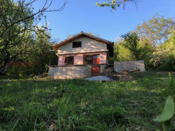 Продава вила, гр. берковица, област монтана