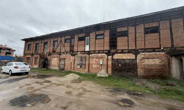 Продава склад, гр. добринище, област благоевград