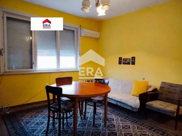 Продава 3-стаен, гр. ловеч, широк център