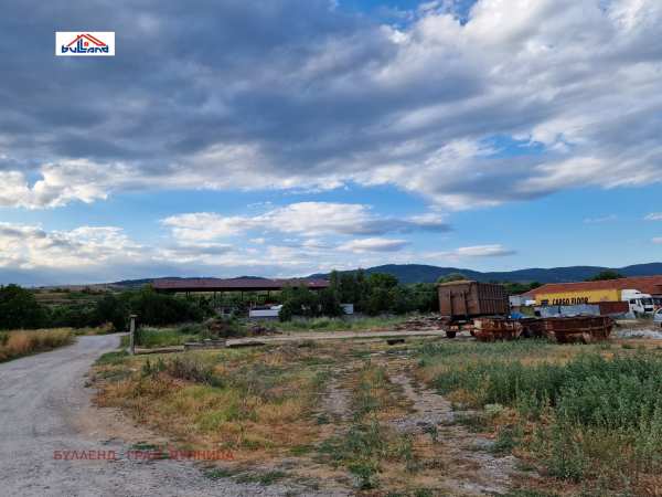 Продава парцел, с. крайници, област кюстендил
