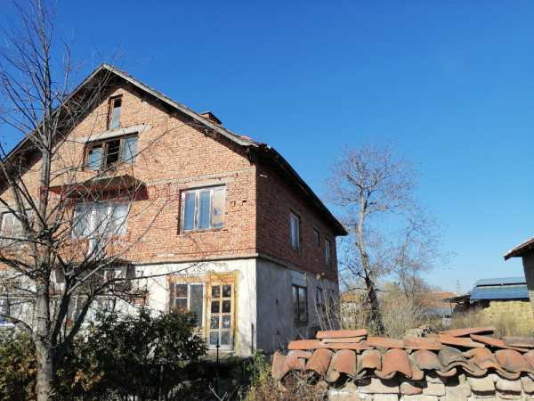 Продава етаж от къща, с. лесново, област софия област