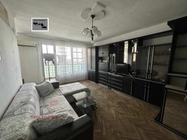 Продава 4-стаен, гр. пазарджик, център