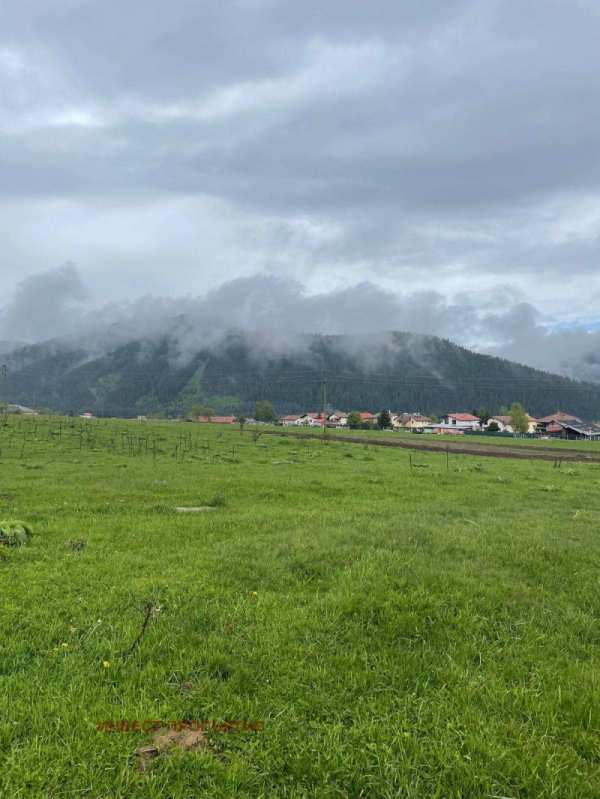 Продава парцел, с. говедарци, област софия област