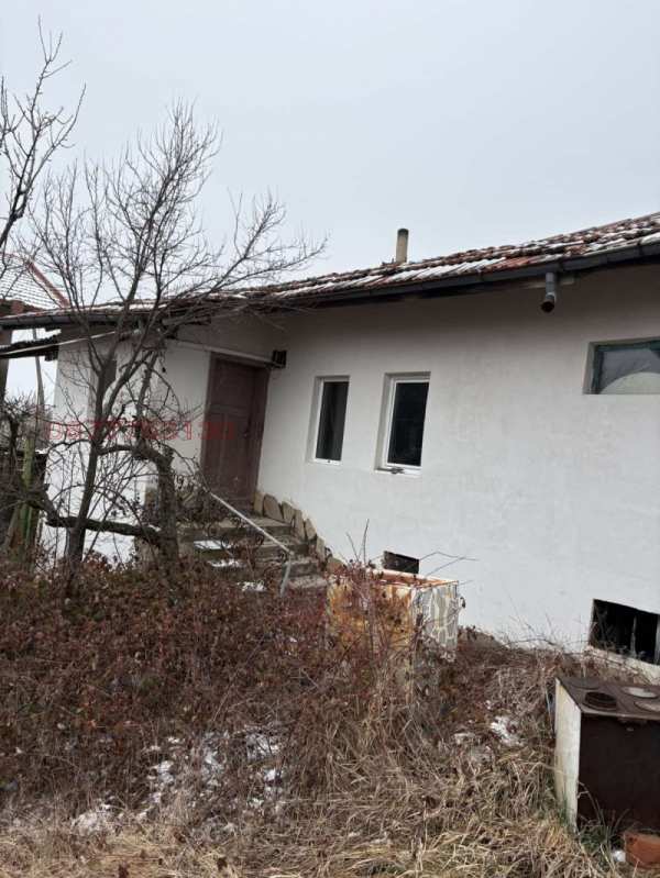 Продава къща, с. гълъбник, област перник