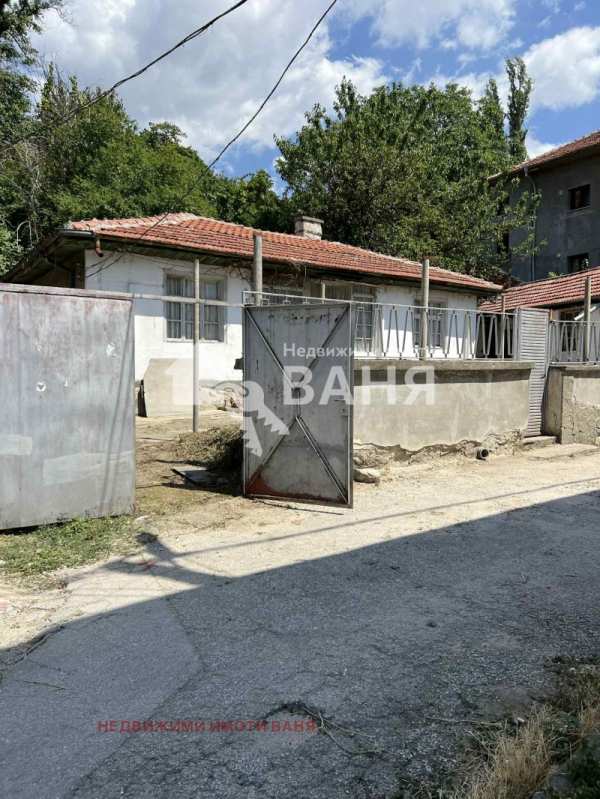 Продава  къща гр. Карлово, област Пловдив
      72 кв.м