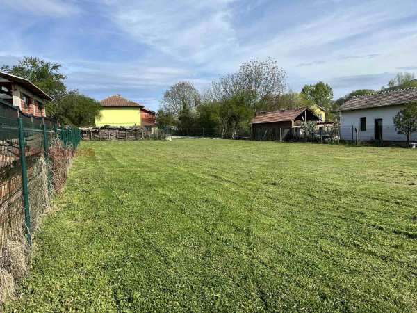 Продава парцел, гр. правец, област софия област