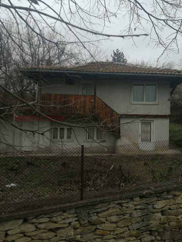 Продава къща, с. леденик, област велико търново