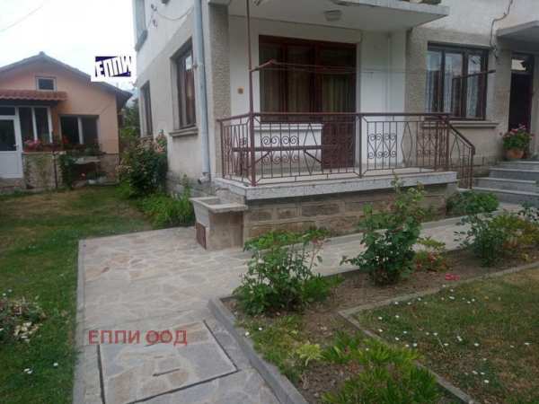 Продава етаж от къща, гр. пирдоп, област софия област