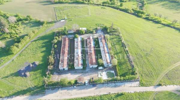 Продава пром. помещение, гр. лозница, област разград