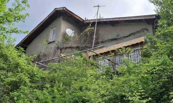 Продава къща, с. батулия, област софия област