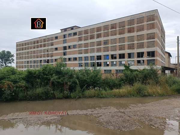 Продава склад, гр. бяла слатина, област враца