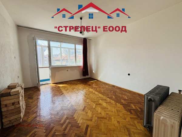 Продава 3-стаен, гр. добрич, кралска зона