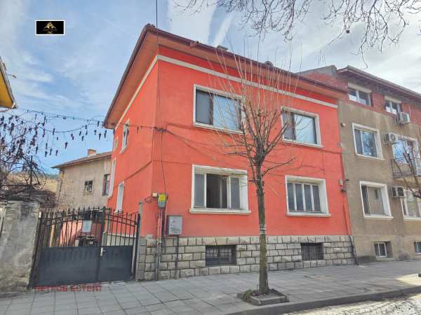 Продава етаж от къща, гр. велинград, област пазарджик