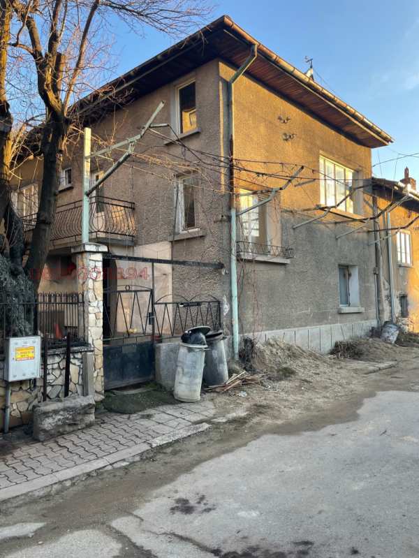Продава къща, гр. дупница, област кюстендил