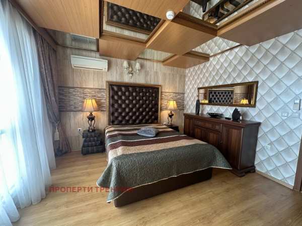 Продава  многостаен к.к. Слънчев бряг, област Бургас
      250 кв.м