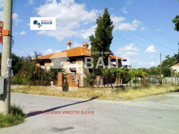 Продава  къща с. Избеглии, област Пловдив
      101 кв.м