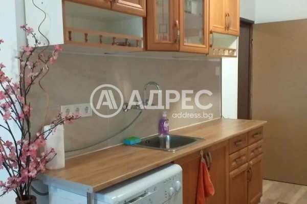 Продава ателие, таван, гр. ямбол, васил левски