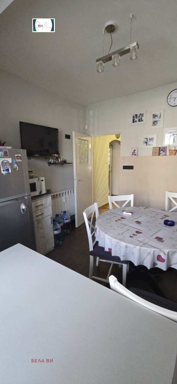 Продава 3-стаен, гр. перник, изток