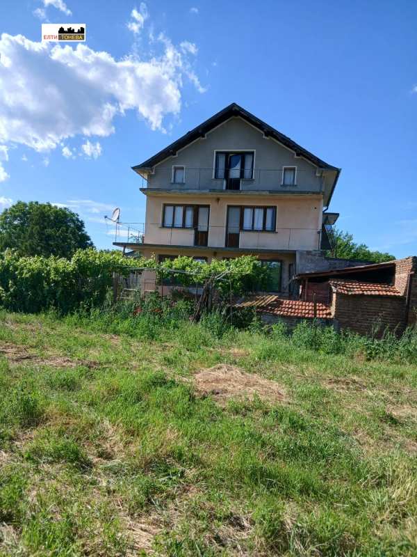 Продава вила, с. средец, област стара загора