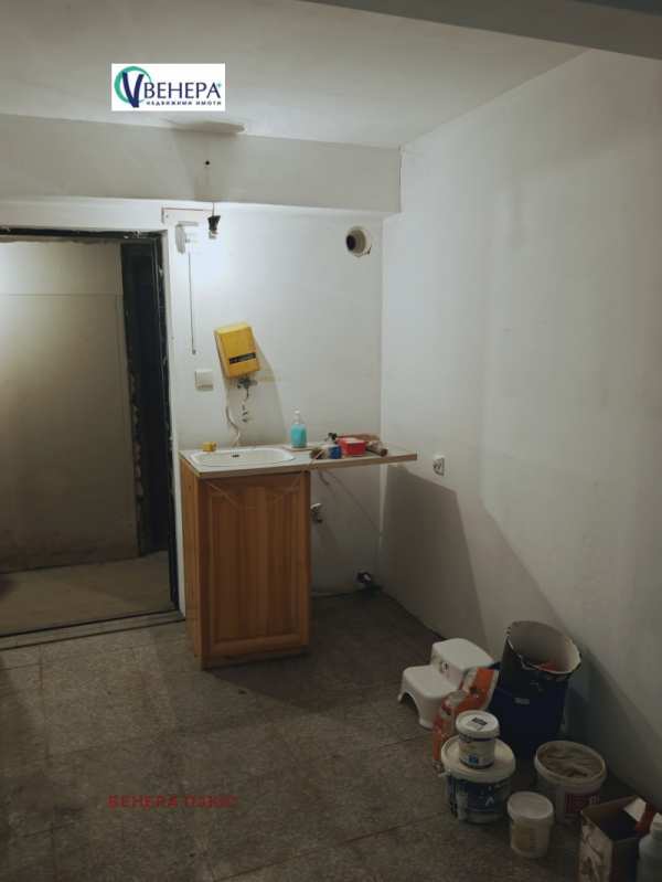 Продава ателие, таван, гр. софия, център