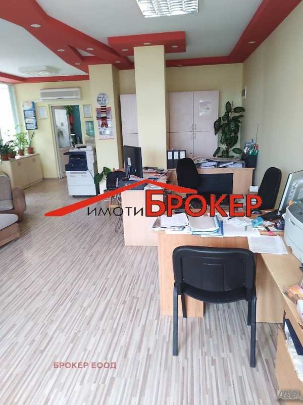 Продава  офис град Сливен, Център
      140 кв.м