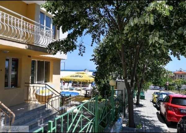 Продава  хотел гр. Бяла, област Варна
      871 кв.м