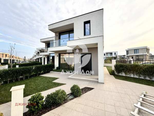 Продава къща, гр. поморие, област бургас