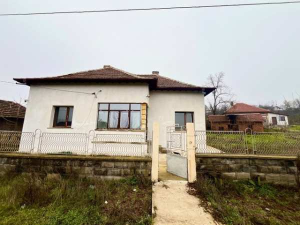 Продава къща, с. гложене, област враца