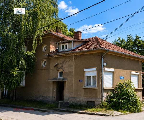 Продава етаж от къща, гр. севлиево, област габрово