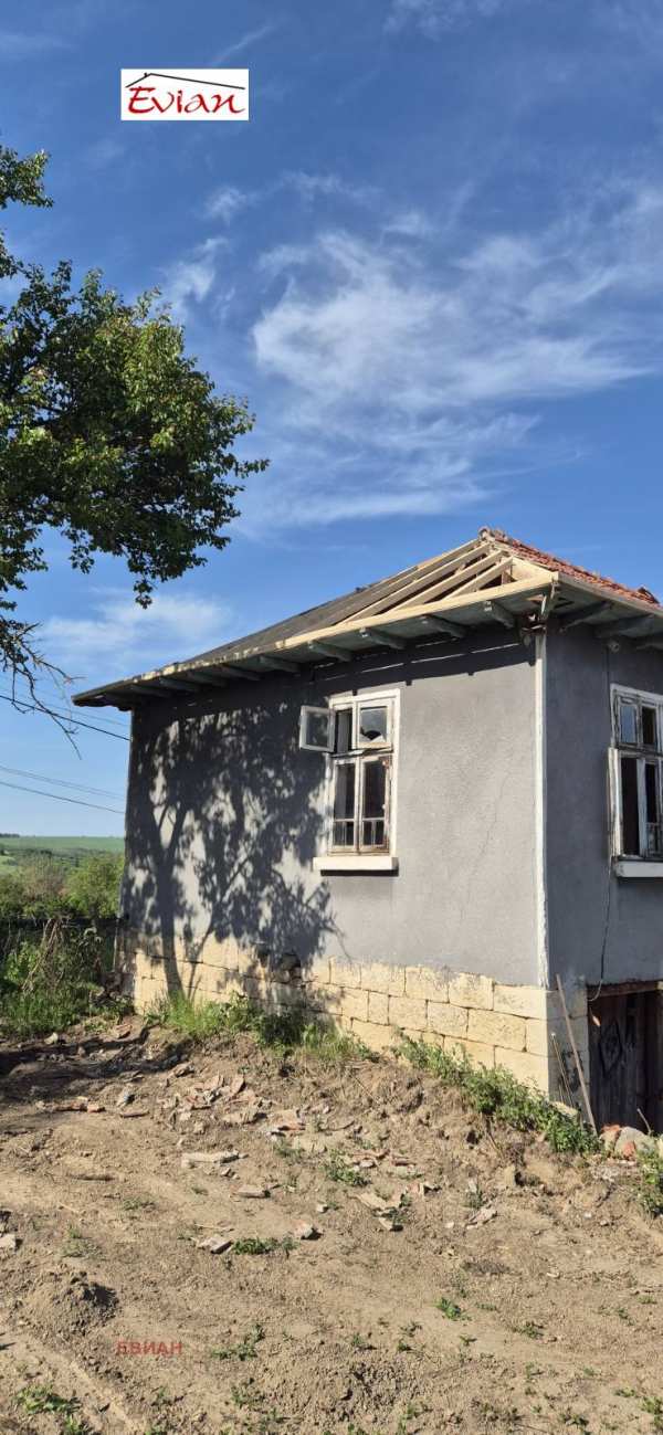 Продава  къща с. Табачка, област Русе
      120 кв.м
