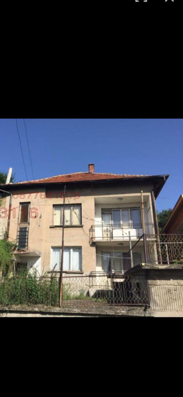 Продава къща, гр. лом, област монтана