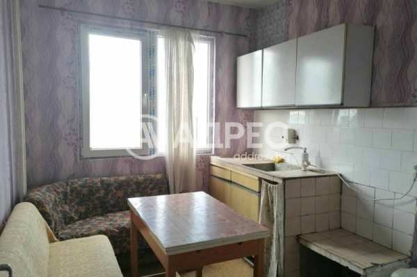 Продава 2-стаен, гр. ямбол, хале