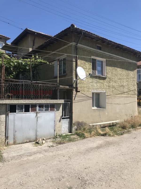 Продава къща, гр. омуртаг, област търговище