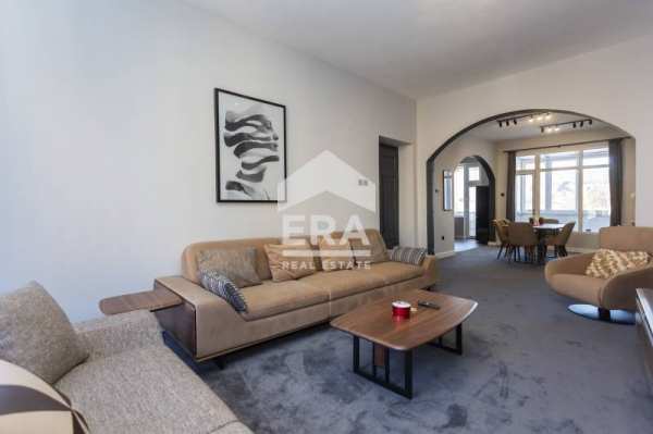 Продава 4-стаен, гр. софия, център