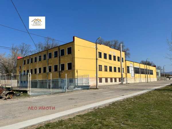 Продава пром. помещение, гр. баня, област пловдив