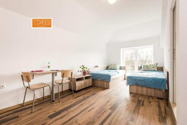 Продава  хотел гр. Вълчи дол, област Варна
      1200 кв.м