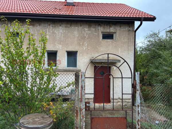 Продава къща, гр. годеч, област софия област