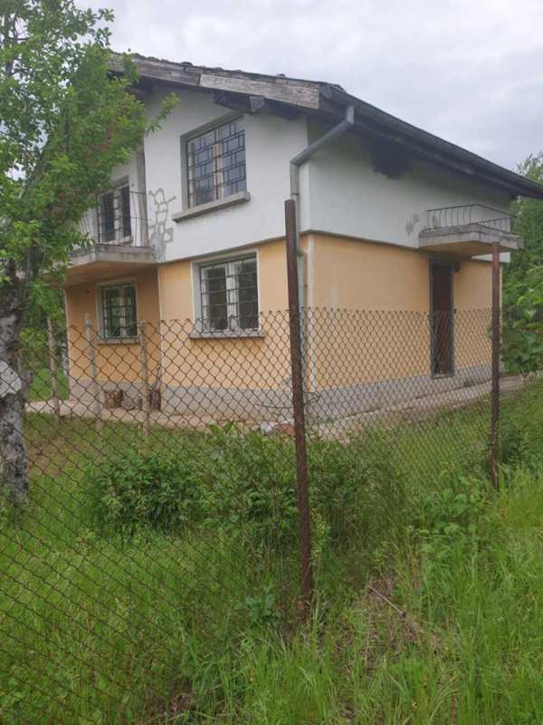 Продава вила, гр. плевен, м-т плочата