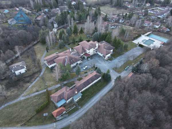 Продава хотел, гр. априлци, област ловеч