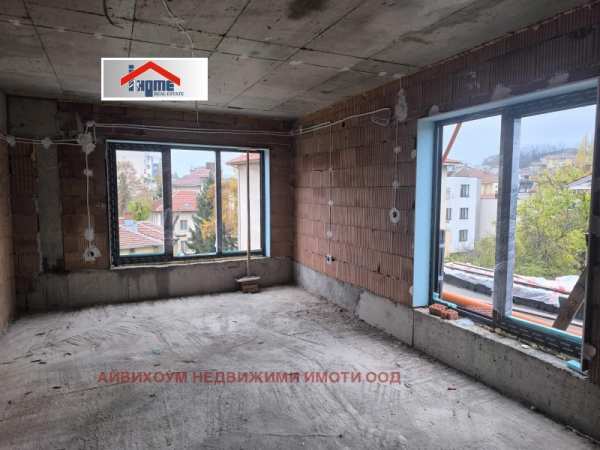 Продава ателие, таван, гр. плевен, идеален център