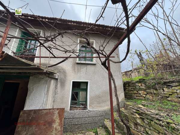 Продава къща, с. средно градище, област стара загора