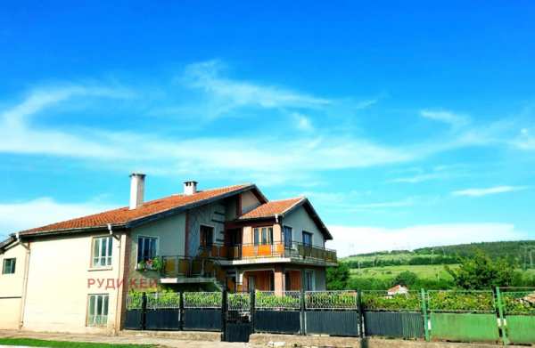 Продава  къща с. Генерал Киселово, област Варна
      547 кв.м