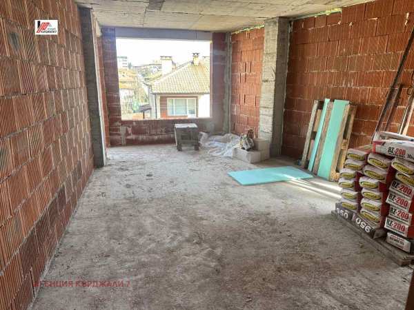 Продава 3-стаен, гр. кърджали, студен кладенец