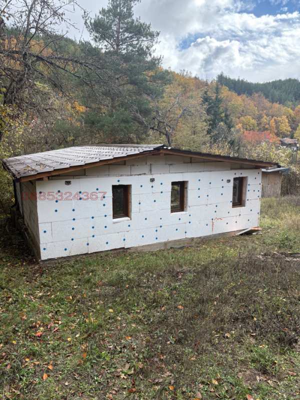 Продава вила, с. косача, област перник