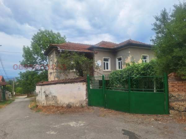 Продава къща, гр. правец, област софия област