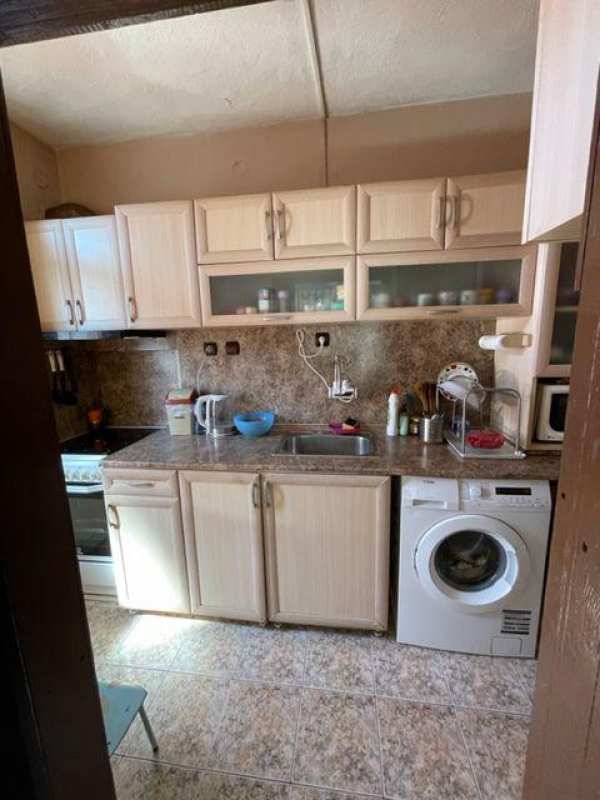 Продава 4-стаен, гр. пазарджик, център