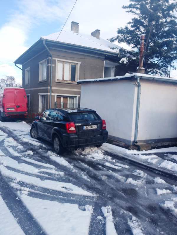 Продава къща, гр. лом, област монтана