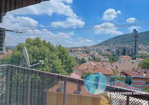 Продава етаж от къща, гр. шумен, болницата
